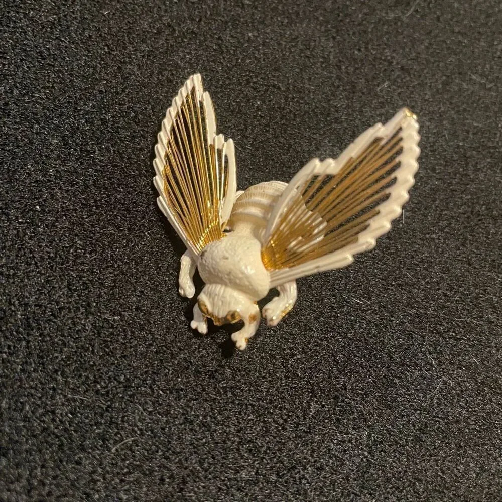 Monet Vintage 1970’s Bumblebee Brooch White With Gold Eyes Wings